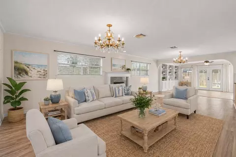 1506 Harbor View Cir, Galveston, TX 77550