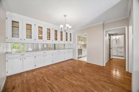 2238 S Piney Point Rd #204, Houston, TX 77063