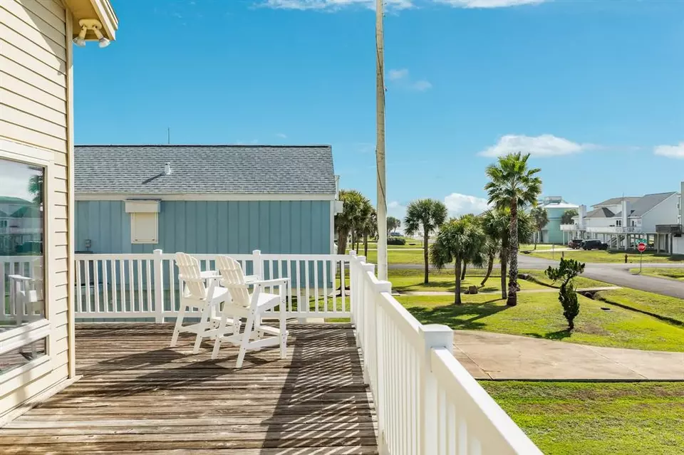 4118 Fiddler Crab Ln, Galveston, TX 77554 | 40 Photos - Movoto