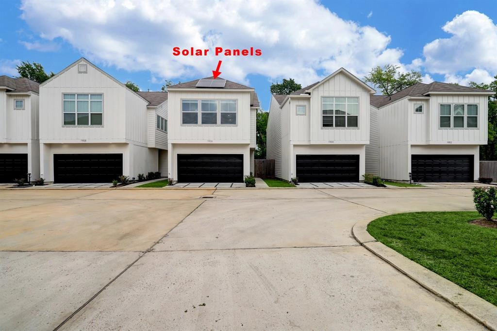 1906 Hollister Spruce Ln