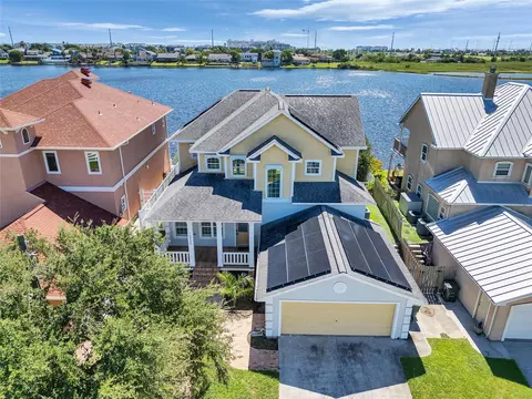 10509 Schaper Rd, Galveston, TX 77554