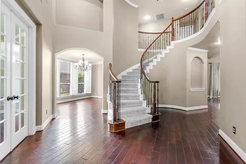 95 W Hullwood Cir, The Woodlands, TX 77389