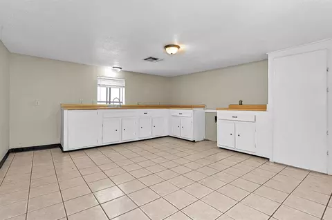 Kitchen - 11031 Tx-150, Shepherd, TX 77371 photo 1 of 1