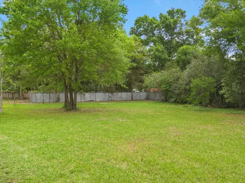 535 N Peach St, Tomball, TX 77375