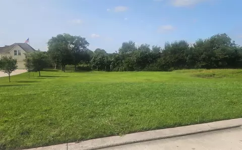 4440 E Bayou Maison Cir, Dickinson, TX 77539