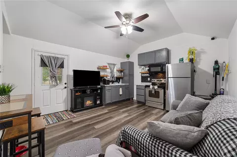 476 Northeast Dr, Bandera, TX 78003