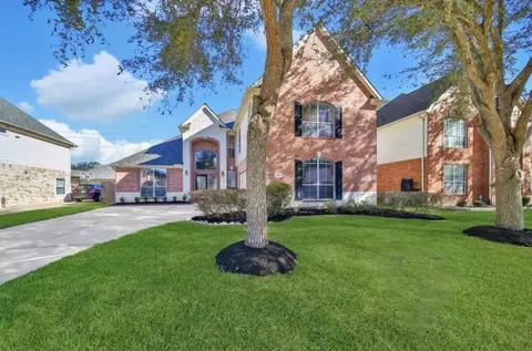 3615 Emerald Bay Ln, Sugar Land, TX 77498