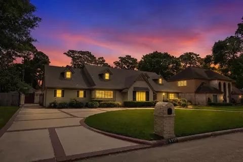 6235 Rolling Water Dr, Houston, TX 77069