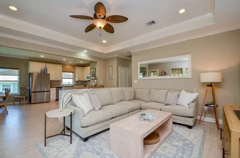 13823 Mutiny Ln, Galveston, TX 77554