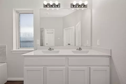 Bath - 4827 Marigold Breeze Dr, Spring, TX 77386 photo 1 of 4