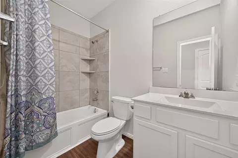Bath - 4827 Marigold Breeze Dr, Spring, TX 77386 photo 4 of 4