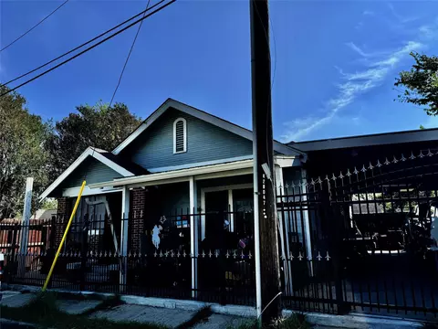 2222 Hogg St, Houston, TX 77026