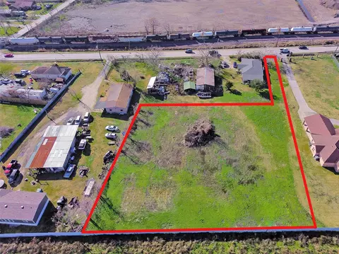 5410 Wade Rd, Baytown, TX 77521