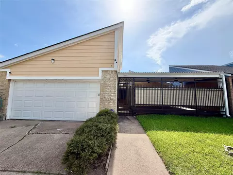 6430 Grandvale Dr, Houston, TX 77072