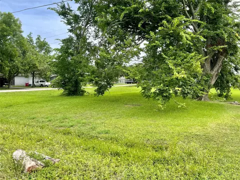 1601 N Avenue S, Freeport, TX 77541