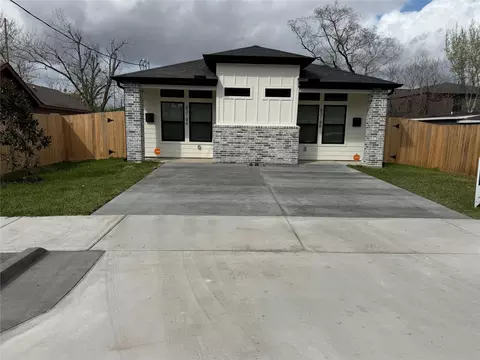 8318 Brandon St, Houston, TX 77051