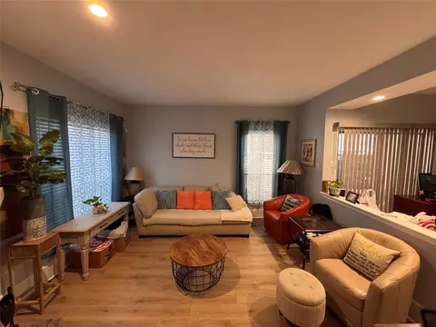 3100 Walnut Bend Ln #201, Houston, TX 77042