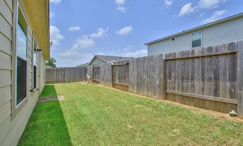 Exterior - 15523 Taylorcrest Dr, Conroe, TX 77306 photo 5 of 5