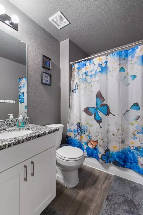 Bath - 15523 Taylorcrest Dr, Conroe, TX 77306 photo 2 of 2