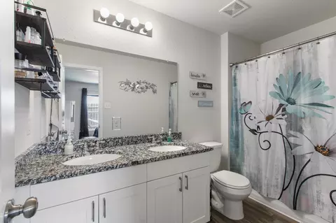 Bath - 15523 Taylorcrest Dr, Conroe, TX 77306 photo 1 of 2