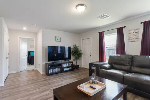 Living - 15523 Taylorcrest Dr, Conroe, TX 77306 photo 2 of 2