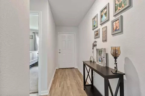 Entry Way - 15523 Taylorcrest Dr, Conroe, TX 77306 photo 2 of 3