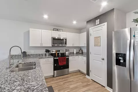 Kitchen - 15523 Taylorcrest Dr, Conroe, TX 77306 photo 2 of 2