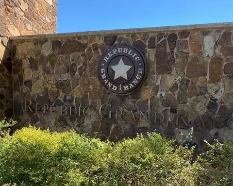 16307 Ridge Oak Rd, Willis, TX 77378