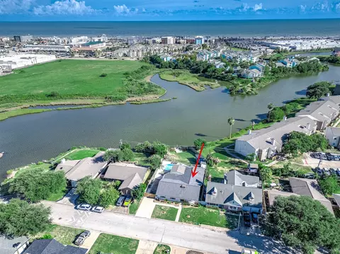 6513 Golf Crest Dr, Galveston, TX 77551