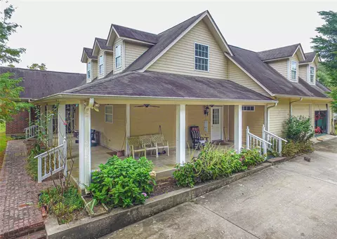 139 Berts Farm Rd, Livingston, TX 77351