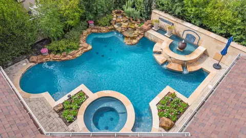 Exterior - 7810 Sunset Falls Ct, Spring, TX 77379 photo 3 of 8