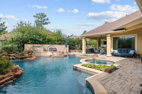 Exterior - 7810 Sunset Falls Ct, Spring, TX 77379 photo 7 of 8