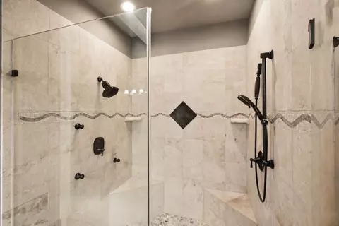 Bath - 7810 Sunset Falls Ct, Spring, TX 77379 photo 3 of 5