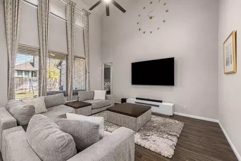 Living - 7110 Pondhawk Dr, Katy, TX 77493 photo 1 of 2