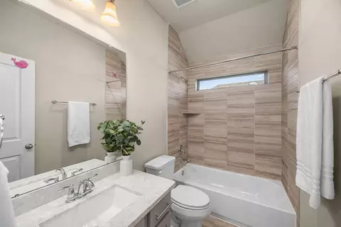 Bath - 7110 Pondhawk Dr, Katy, TX 77493 photo 5 of 5
