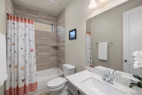 Bath - 7110 Pondhawk Dr, Katy, TX 77493 photo 4 of 5