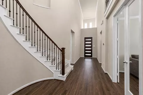 Entry Way - 7110 Pondhawk Dr, Katy, TX 77493 photo 6 of 8