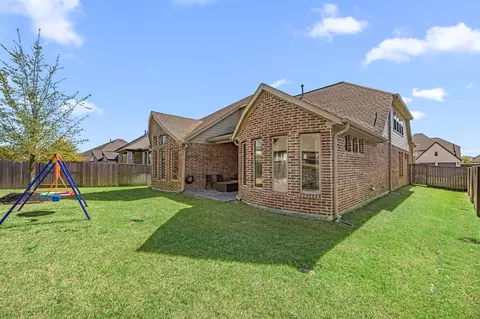 Exterior - 7110 Pondhawk Dr, Katy, TX 77493 photo 2 of 7
