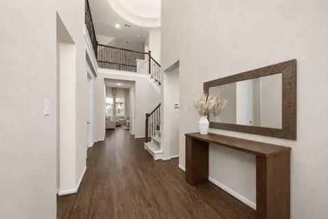 Entry Way - 7110 Pondhawk Dr, Katy, TX 77493 photo 4 of 8