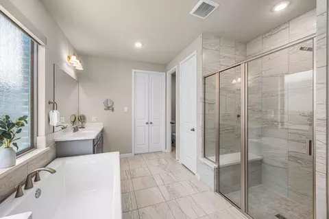 Bath - 7110 Pondhawk Dr, Katy, TX 77493 photo 3 of 5