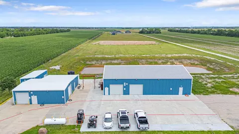 15002 Bj Dusek Rd, Wallis, TX 77485