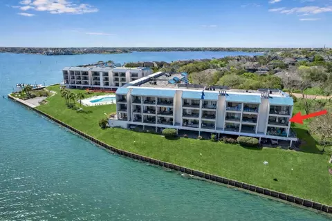 351 Lakeside Ln #201, Nassau Bay, TX 77058