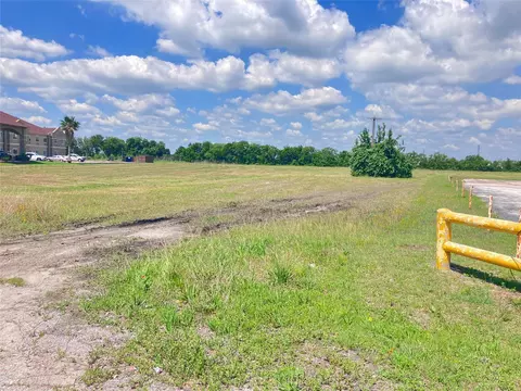 301 Sh 146, Texas City, TX 77591