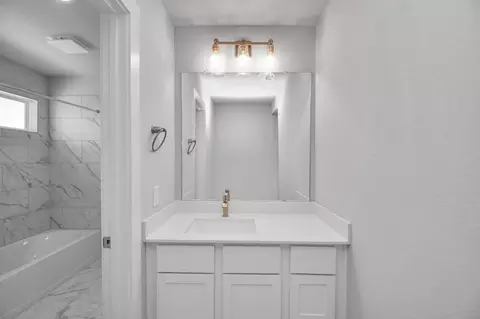 Bath - 3019 Knotty Forest Dr, Spring, TX 77373 photo 4 of 5
