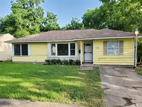 5318 Doulton Dr, Houston, TX 77033