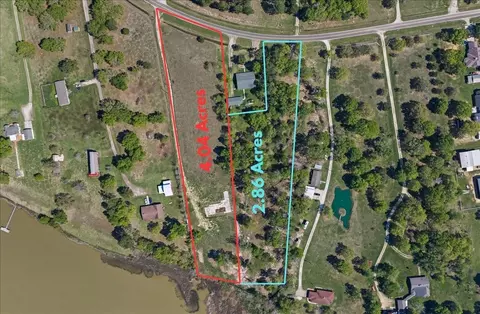 3514 S Main St, Anahuac, TX 77514