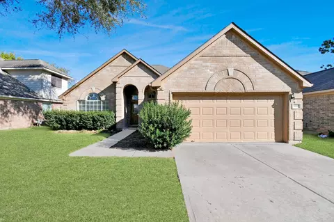 16827 Dunbar Grove Ct, Sugar Land, TX 77498