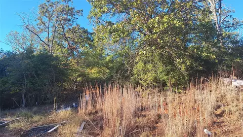 3571 Winding Rd, Hearne, TX 77859