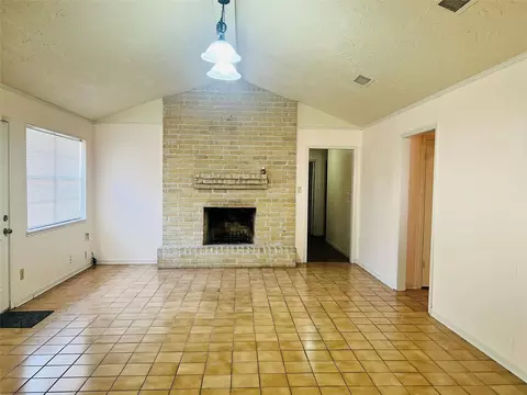 12614 Hunting Briar Dr, Houston, TX 77099