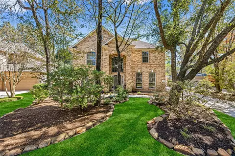 136 S Goldenvine Cir, The Woodlands, TX 77382
